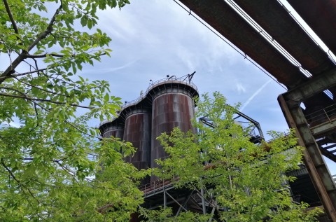 Effiziente Verkehrsführung und automatisierte Abfertigung – ein Blick auf Tor 6 von oben. Effiziente Verkehrsführung und automatisierte Abfertigung – ein Blick auf Tor 6 von oben.