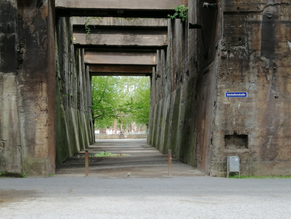 Überblick: Moderne, ergonomische Arbeitsplätze im neuen Leitstand.  Überblick: Moderne, ergonomische Arbeitsplätze im neuen Leitstand.