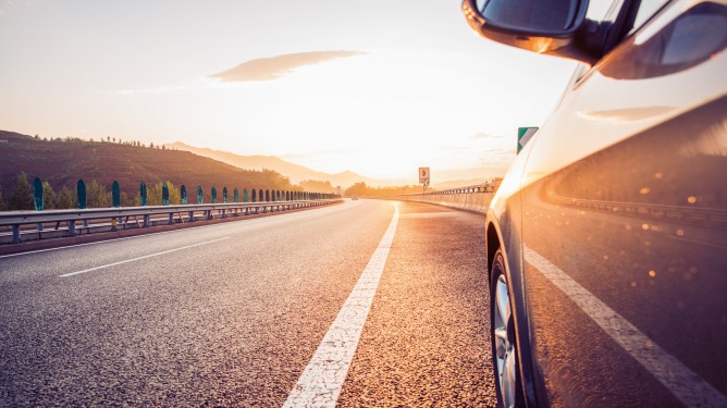 Lightweight automotive construction with steel Lightweight automotive construction with steel