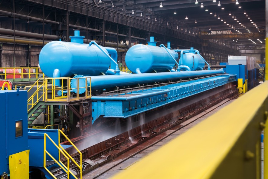 In the digital factory: The cooling section ensures, among other things, the mechanical-technological properties. The production line consists of two two-high and seven four-high stands. In the digital factory: The cooling section ensures, among other things, the mechanical-technological properties. The production line consists of two two-high and seven four-high stands.