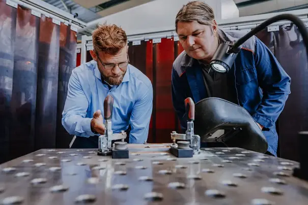 Surface assessment by Christian Dahmen, Kirchhoff Automotive, and Marco Queller, thyssenkrupp Steel Surface assessment by Christian Dahmen, Kirchhoff Automotive, and Marco Queller, thyssenkrupp Steel