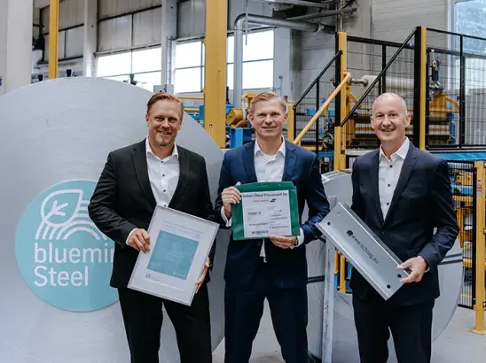 Together in production at Knauf Interfer (from left): Axel Pohl from thyssenkrupp Steel, Torsten Gieseke from Knauf Interfer and Thomas Goswin from Schrag. Together in production at Knauf Interfer (from left): Axel Pohl from thyssenkrupp Steel, Torsten Gieseke from Knauf Interfer and Thomas Goswin from Schrag.