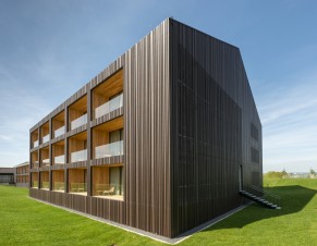 pladur® Relief Icecrystal für die Fassadengestaltung des 5-Sterne-Superior-Resorts Öschberghof