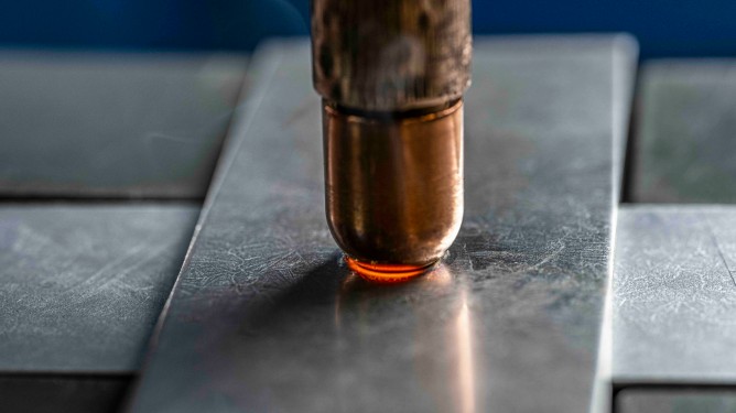 jetQ® practical and crack-free joining – with the right welding parameters jetQ® practical and crack-free joining – with the right welding parameters