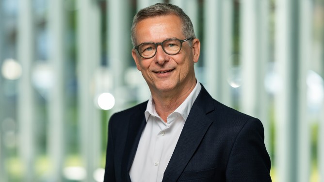 Oliver Hoffmann Oliver Hoffmann