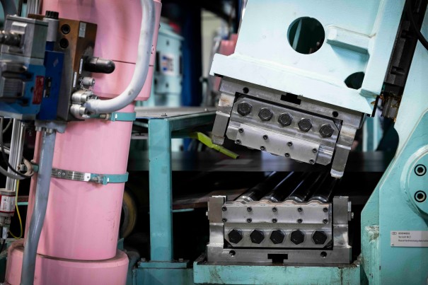 Straightening machine Straightening machine