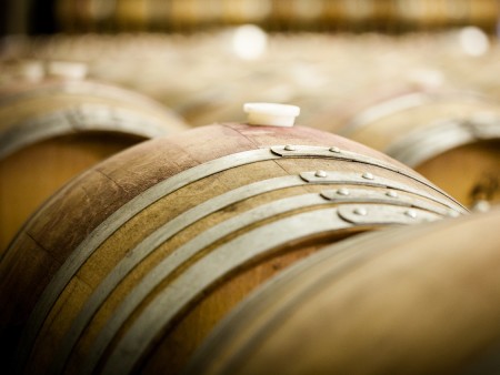 Hot-dip galvanized narrow strip with effective corrosion protection due to an all-around zinc coating, as strapping in the drum industry.