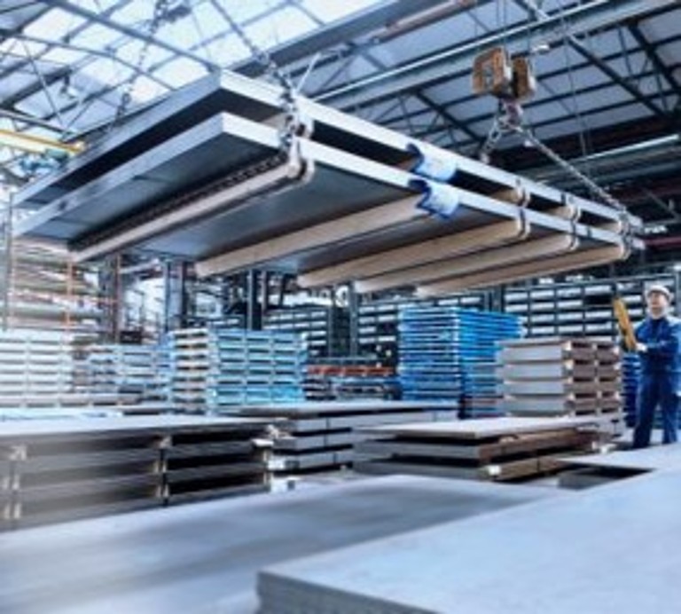 Industrielle Lager- und Logistikprozesse mit Metallprodukten – aus dem Geschäftsbereich thyssenkrupp Materials Services. Industrielle Lager- und Logistikprozesse mit Metallprodukten – aus dem Geschäftsbereich thyssenkrupp Materials Services.