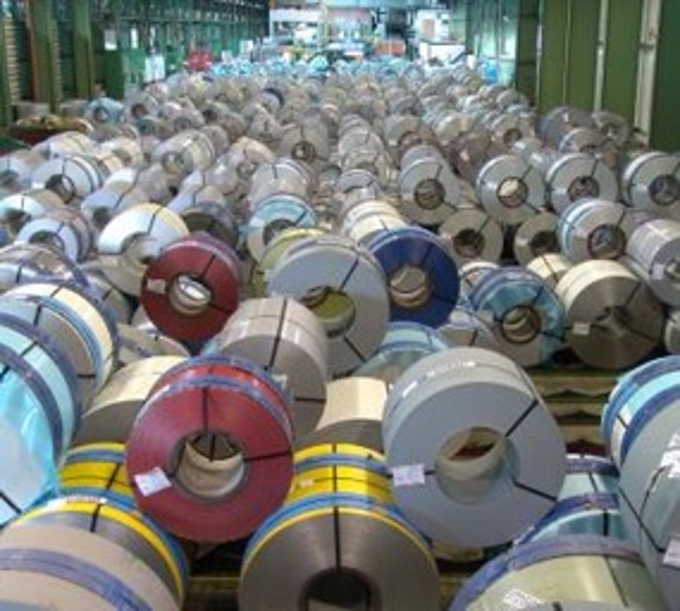 Lagerhalle mit Coils – aus dem Geschäftsbereich thyssenkrupp Steel Europe. Lagerhalle mit Coils – aus dem Geschäftsbereich thyssenkrupp Steel Europe.