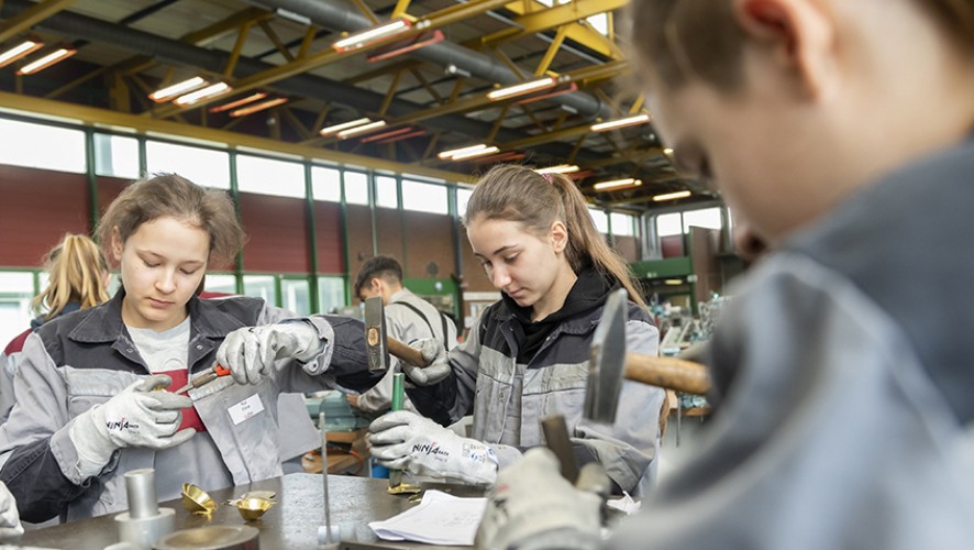 Student interns at thyssenkrupp Steel