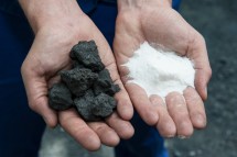 The pilot plant converts waste products from coke production into ammonium bicarbonate in an eco-friendly way