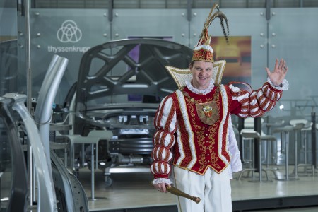 Zwischen Key Account bei thyssenkrupp und Prunksitzung - zu Karneval wandelt Prinz Ralf I. alias Ralf Wieland zwischen den Welten