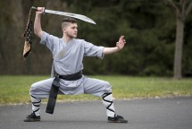 Hohe Kunst: Der junge Rengsdorfer Leon Linse ist Weltmeister im Kung Fu und Auszubildender bei thyssenkrupp in Andernach.