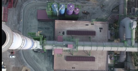 Blick von oben: Die Stahlsparte von thyssenkrupp hat eine hochmoderne Tuchfilteranlage (links der neue Kamin) installiert. Blick von oben: Die Stahlsparte von thyssenkrupp hat eine hochmoderne Tuchfilteranlage (links der neue Kamin) installiert.