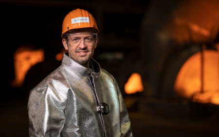 Germany's most famous jazz musician, Till Brönner, shot photographs of employees at thyssenkrupp’s site in Duisburg for his exhibition at the Küppersmühle, supported by the Brost Foundation.