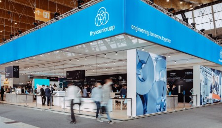 thyssenkrupp Steel präsentiert vom 7. bis 10. November 2023 auf der Blechexpo 2023 in Stuttgart seinen Besucher:innen tkH2Steel® – eines der weltweit größten industriellen Dekarbonisierungsprojekte für eine klimaneutrale Stahlerzeugung. Auf dem Messestand 10406 in Halle 10 zeigt thyssenkrupp Steel außerdem Produkte, mit denen die Wertschöpfungsketten klimaschonender gestaltet werden können.