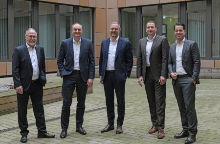 TSR Group and thyssenkrupp Steel sign long-term supply agreement for TSR40 recycling product, used in the blast furnace at thyssenkrupp Steel. (from right to left) Christian Blackert, Managing Director of TSR Resource GmbH & Co. KG; Martin Santer, Head of Procurement & Energy; Denis Reuter, Chief Operation Officer of TSR Group; Philipp Conze, Chief Financial Officer of thyssenkrupp Steel; Michael Kehne, Head of Procurement Alloys, Metals and Scrap