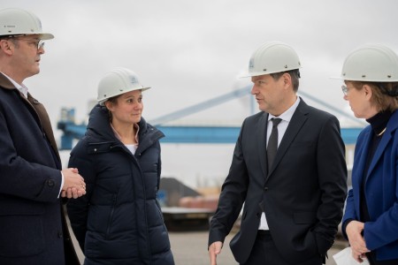 Der Bundesminister für Wirtschaft und Klimaschutz Robert Habeck war heute zu Besuch bei thyssenkrupp Steel in Duisburg.  Der Bundesminister für Wirtschaft und Klimaschutz Robert Habeck war heute zu Besuch bei thyssenkrupp Steel in Duisburg.