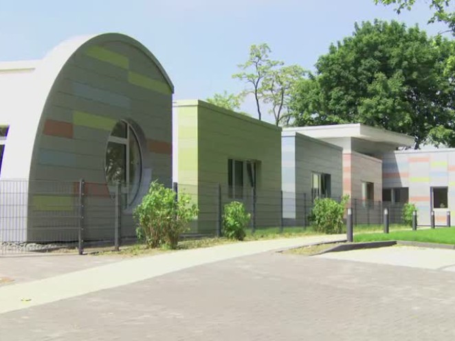 The facade of the 'Stahlsternchen' day-care center of thyssenkrupp Steel in Duisburg shines in reflections Pearl.  The facade of the 'Stahlsternchen' day-care center of thyssenkrupp Steel in Duisburg shines in reflections Pearl.