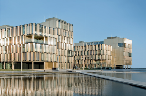 The facade and interior lining of the new thyssenkrupp headquarters in Essen were made with reflections pearl in a unique color. The facade and interior lining of the new thyssenkrupp headquarters in Essen were made with reflections pearl in a unique color.