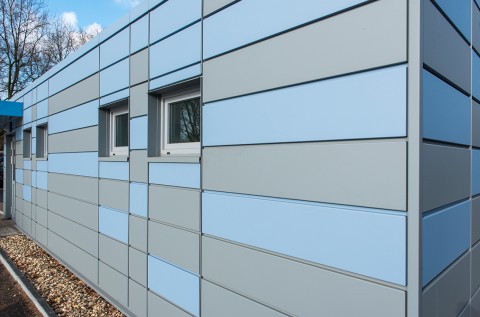 'Besucheranmeldung' at Gate 3 where visitors register at the Duisburg site of thyssenkrupp Steel was also disguised in matt pladur® Deluxe.