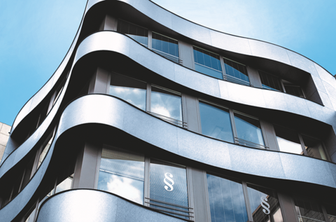 pladur® Relief Icecrystal von thyssenkrupp Steel wurde für das Plus-Energie-Geschäftshaus, Bottrop, verwendet.