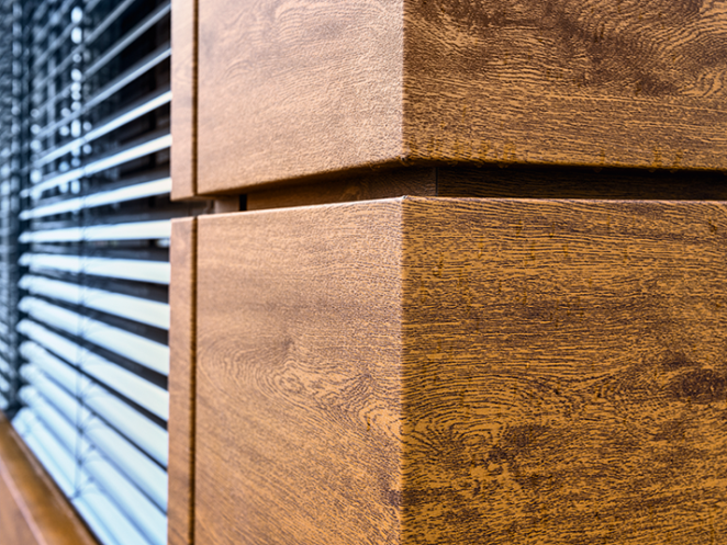 With pladur® Relief Wood, the headquarters building is just as eye-catching as the vehicles designed by the company.