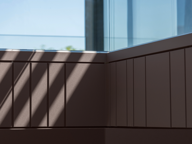 The customer deliberately chose our sustainable premium product for the facade: pladur® Wrinkle. The customer deliberately chose our sustainable premium product for the facade: pladur® Wrinkle.