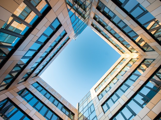 pladur® reflections Pearl in two bronze shades for the new SteelCube administration building at thyssenkrupp Steel in Duisburg-Hamborn, Germany. pladur® reflections Pearl in two bronze shades for the new SteelCube administration building at thyssenkrupp Steel in Duisburg-Hamborn, Germany.