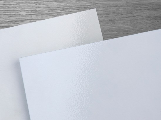 pladur® Structured offers a structured surface in high-quality white tones for exterior cladding of household appliances. pladur® Structured offers a structured surface in high-quality white tones for exterior cladding of household appliances.