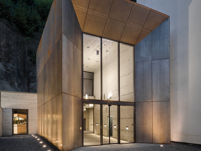 Experience Elevator Castle Altena – steel façades made of patinax. Source: AMS GmbH, www.ams-mbt.de Experience Elevator Castle Altena – steel façades made of patinax. Source: AMS GmbH, www.ams-mbt.de