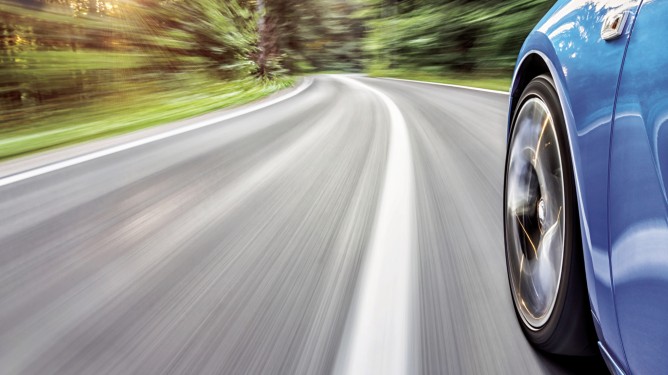 Hot-rolled micro-alloyed and highly ductile micro-alloyed steel for the automotive industry.