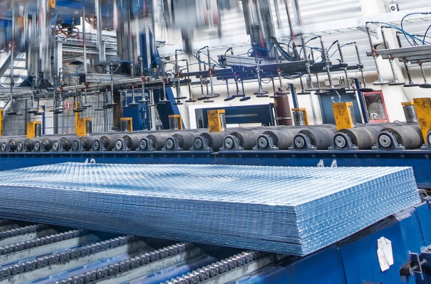 Baustahl mit Tränenmuster von thyssenkrupp Steel Baustahl mit Tränenmuster von thyssenkrupp Steel