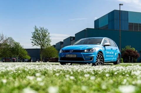 Effiziente Verkehrsführung und automatisierte Abfertigung – ein Blick auf Tor 6 von oben.