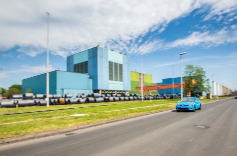 Überblick: Moderne, ergonomische Arbeitsplätze im neuen Leitstand. 