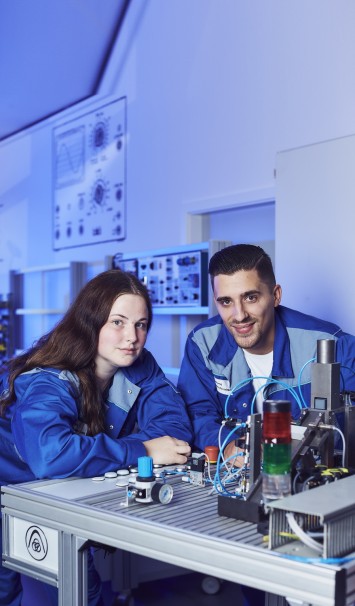 Two apprentices at thyssenkrupp Rasselstein Two apprentices at thyssenkrupp Rasselstein